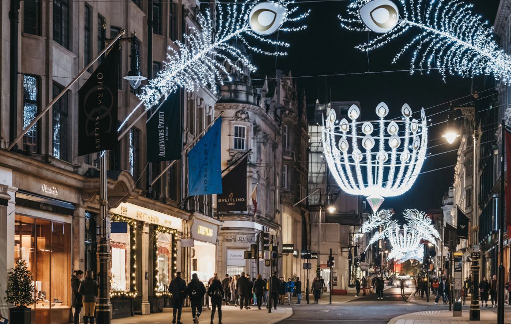 London Christmas lights walking route Deposit Photos