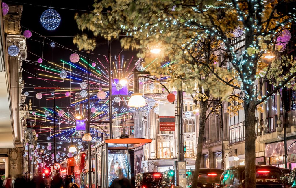 London Christmas lights walking route Deposit Photos