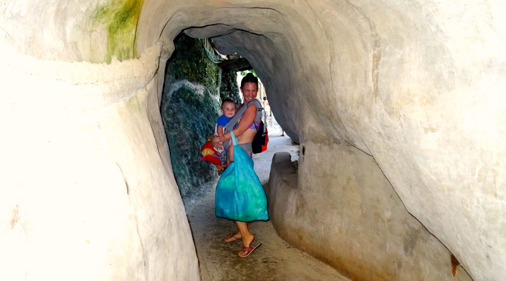 Entrance to the Spider House, Diniwind Beach