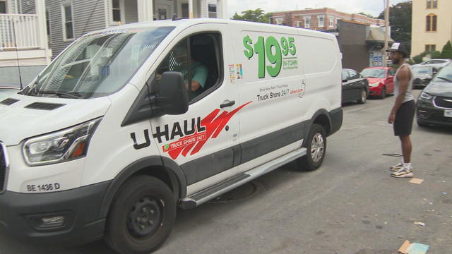 move-in-day-allston-christmas-pkg-transfer-frame-803.jpg 